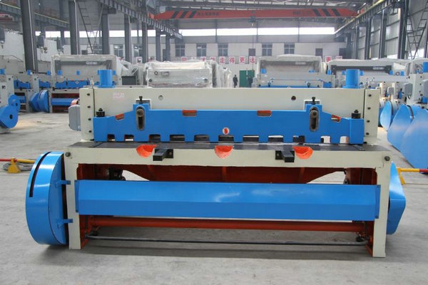 機(jī)械剪板機(jī)